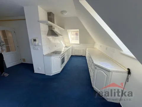 Pronájem bytu 2+kk, Opava, U Pošty, 55 m2