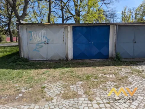 Pronájem garáže, Hradec Králové, U Kavalíru, 17 m2