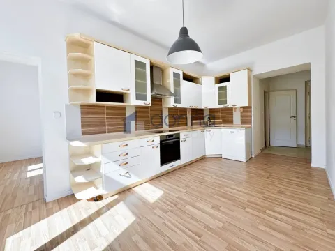 Pronájem bytu 3+1, Praha, Na Neklance, 79 m2