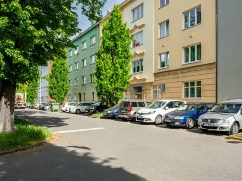 Prodej bytu 2+1, Ostrava - Mariánské Hory, Korunní, 77 m2