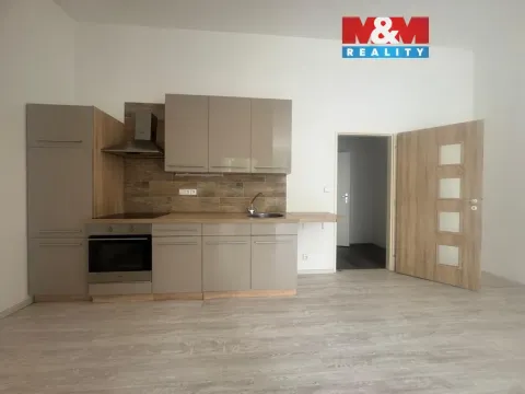 Pronájem bytu 2+kk, Meziboří, nám. 8. května, 55 m2