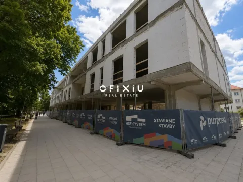 Pronájem obchodního prostoru, Kroměříž, Slovanské náměstí, 135 m2