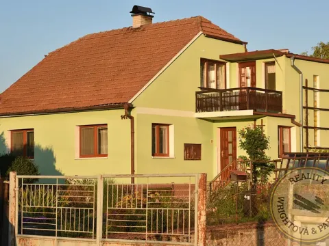 Prodej rodinného domu, Černuc, 240 m2