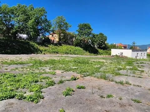 Pronájem komerčního pozemku, Teplice, Pařížská, 2500 m2
