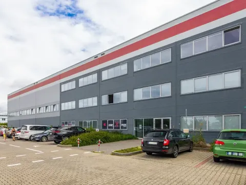 Pronájem kanceláře, Praha - Letňany, Veselská, 584 m2