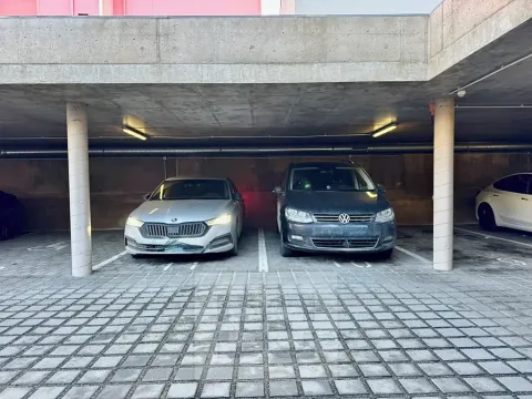 Pronájem garážového stání, Brno, Milady Horákové, 13 m2