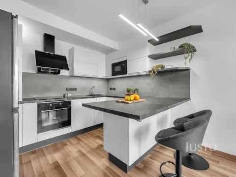 Prodej bytu 3+kk, Praha - Uhříněves, Oty Bubeníčka, 57 m2