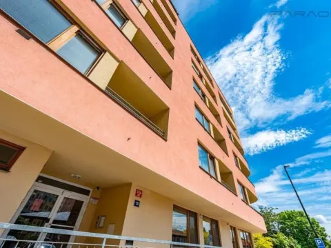Pronájem kanceláře, Praha - Nusle, Mojmírova, 140 m2