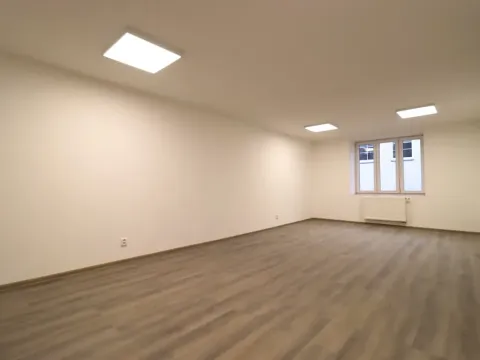Pronájem kanceláře, Modřice, Brněnská, 28 m2