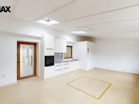 Prodej rodinného domu, Odrovice, 400 m2