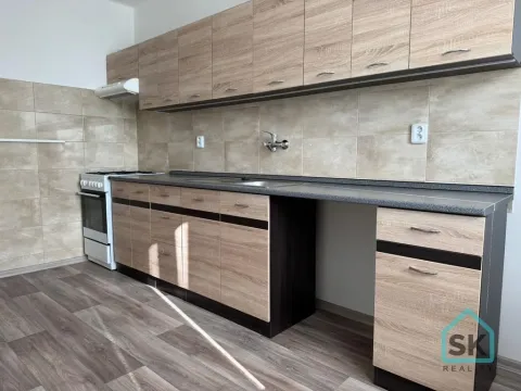 Pronájem bytu 2+1, Krnov - Pod Bezručovým vrchem, nám. Hrdinů, 60 m2