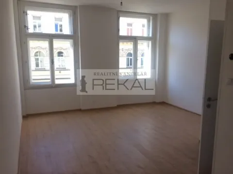 Pronájem bytu 2+kk, Praha - Smíchov, Kmochova, 48 m2
