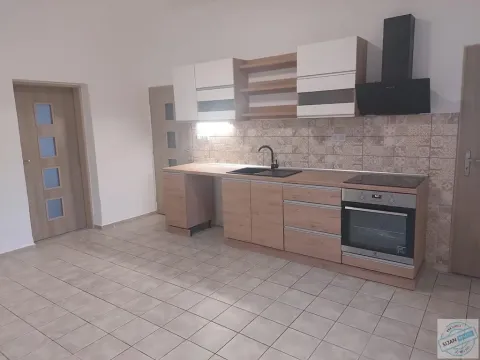 Pronájem bytu 2+1, Krnov, Petrovická, 58 m2