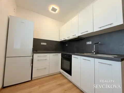 Pronájem bytu 1+1, Nové Město nad Metují, Nad Stadionem, 34 m2