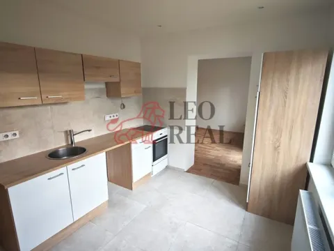 Pronájem bytu 3+1, Zlonice, Pippichova, 74 m2