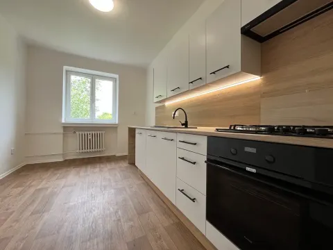 Pronájem bytu 3+1, Třinec, nám. T. G. Masaryka, 90 m2