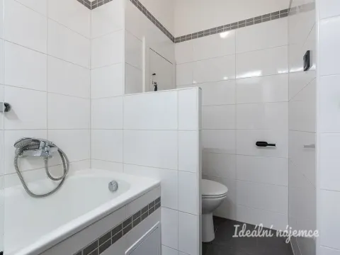 Pronájem bytu 2+kk, Praha, Argentinská, 44 m2