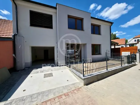Prodej bytu 2+kk, Oslavany, Široká, 83 m2