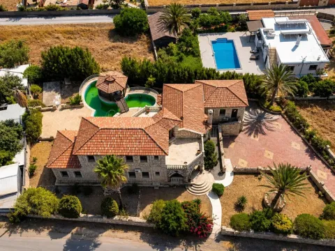 Prodej vily, Karşıyaka,Kypr, 250 m2