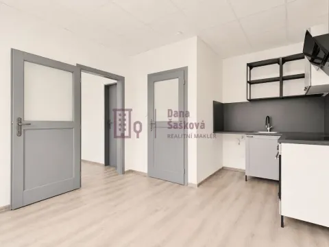 Pronájem bytu 2+kk, Jindřichův Hradec - Jindřichův Hradec II, Miřiovského, 34 m2