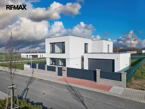 Prodej rodinného domu, Vestec, Čechova, 298 m2