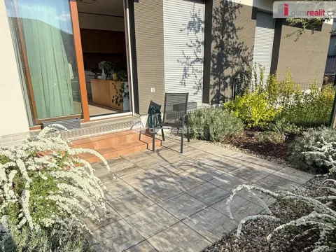 Pronájem bytu 1+kk, Praha - Dolní Chabry, Ústecká, 37 m2