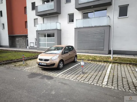 Pronájem garážového stání, Olomouc, Eduarda Hamburgera, 12 m2