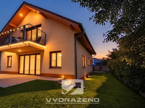 Prodej rodinného domu, Roztoky, 410 m2