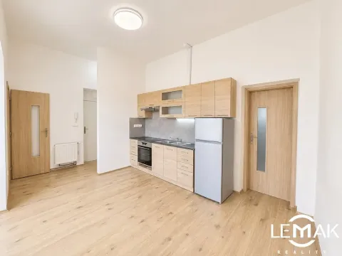 Pronájem bytu 1+kk, Olomouc, tř. Svornosti, 32 m2