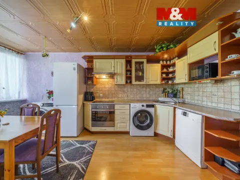 Prodej bytu 3+1, Měděnec, Náměstí, 70 m2