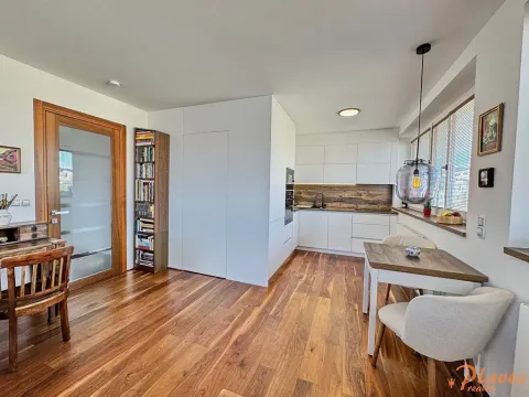 Prodej bytu 2+kk, Praha - Vršovice, Jerevanská, 77 m2
