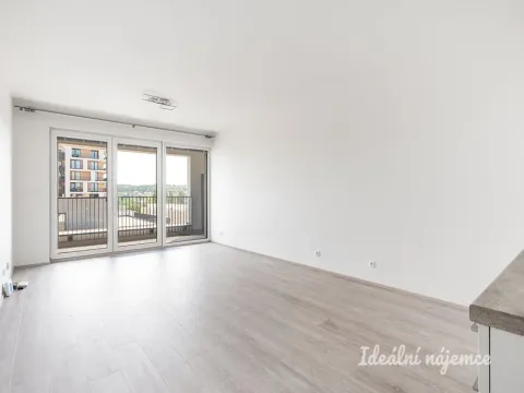 Pronájem bytu 1+kk, Praha - Hloubětín, Domalípova, 32 m2