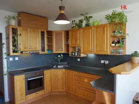 Pronájem bytu 1+kk, Praha - Troja, Hnězdenská, 39 m2