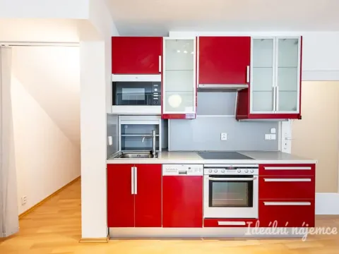 Pronájem bytu 1+kk, Praha - Vysočany, Skloněná, 44 m2