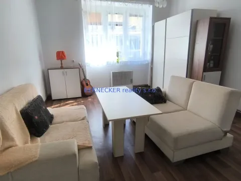 Pronájem pokoje, Hradec Králové, Okružní, 25 m2