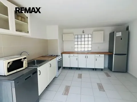 Pronájem rodinného domu, Milovice, 100 m2