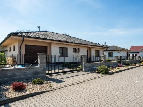 Prodej rodinného domu, Vyšehněvice, 167 m2