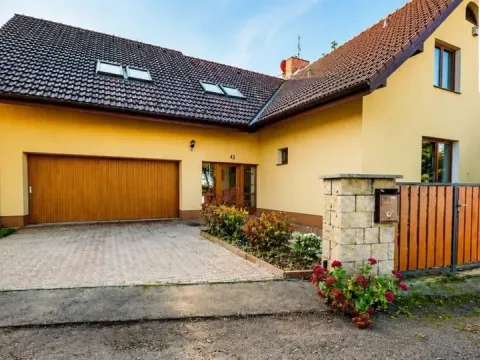 Prodej vícegeneračního domu, Praha - Písnice, Na losách, 436 m2