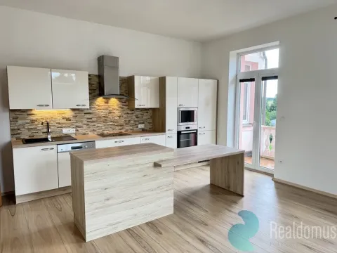 Pronájem bytu 2+1, Včelná, 79 m2