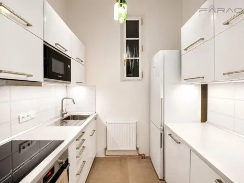 Pronájem bytu 1+1, Praha - Nové Město, Hálkova, 33 m2