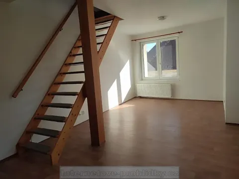 Pronájem bytu 2+kk, Praha - Vysočany, 58 m2