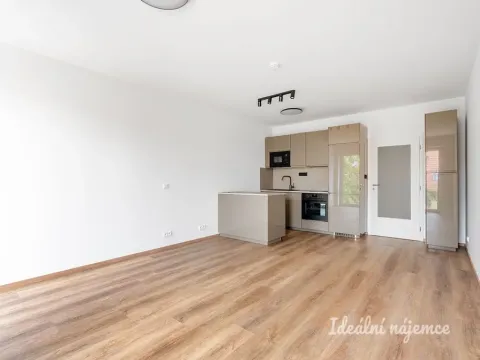 Pronájem bytu 1+kk, Praha - Čakovice, Danielova, 36 m2