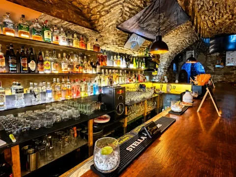 Pronájem komerční nemovitosti, Čáslav, nám. Jana Žižky z Trocnova, 360 m2