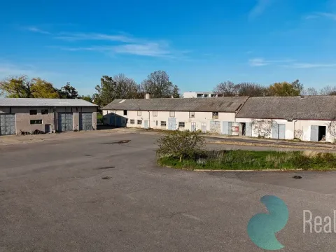 Prodej výrobních prostor, Chotětov, Husovo náměstí, 3000 m2