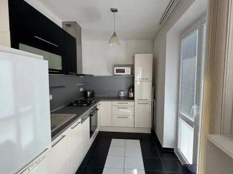 Pronájem bytu 2+1, Hradec Králové, třída SNP, 55 m2