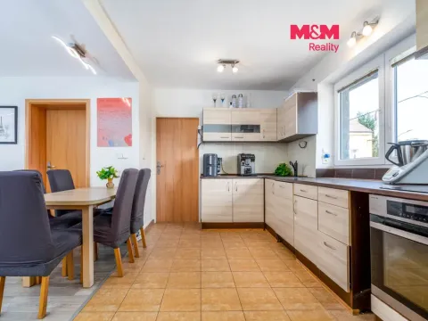 Prodej bytu 3+1, Milovice, Mírová, 93 m2