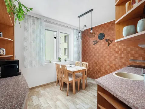 Prodej bytu 3+1, Brno, Čejkovická, 77 m2