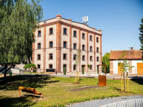 Pronájem kanceláře, Dašice, Štenclova, 142 m2