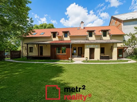 Prodej komerční nemovitosti, Bouzov, 400 m2
