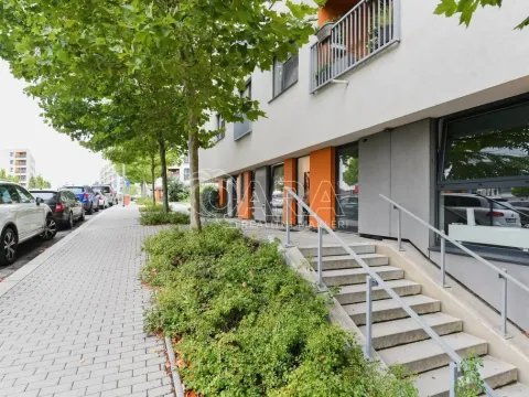 Pronájem obchodního prostoru, Praha - Uhříněves, Jindřicha Bubeníčka, 34 m2